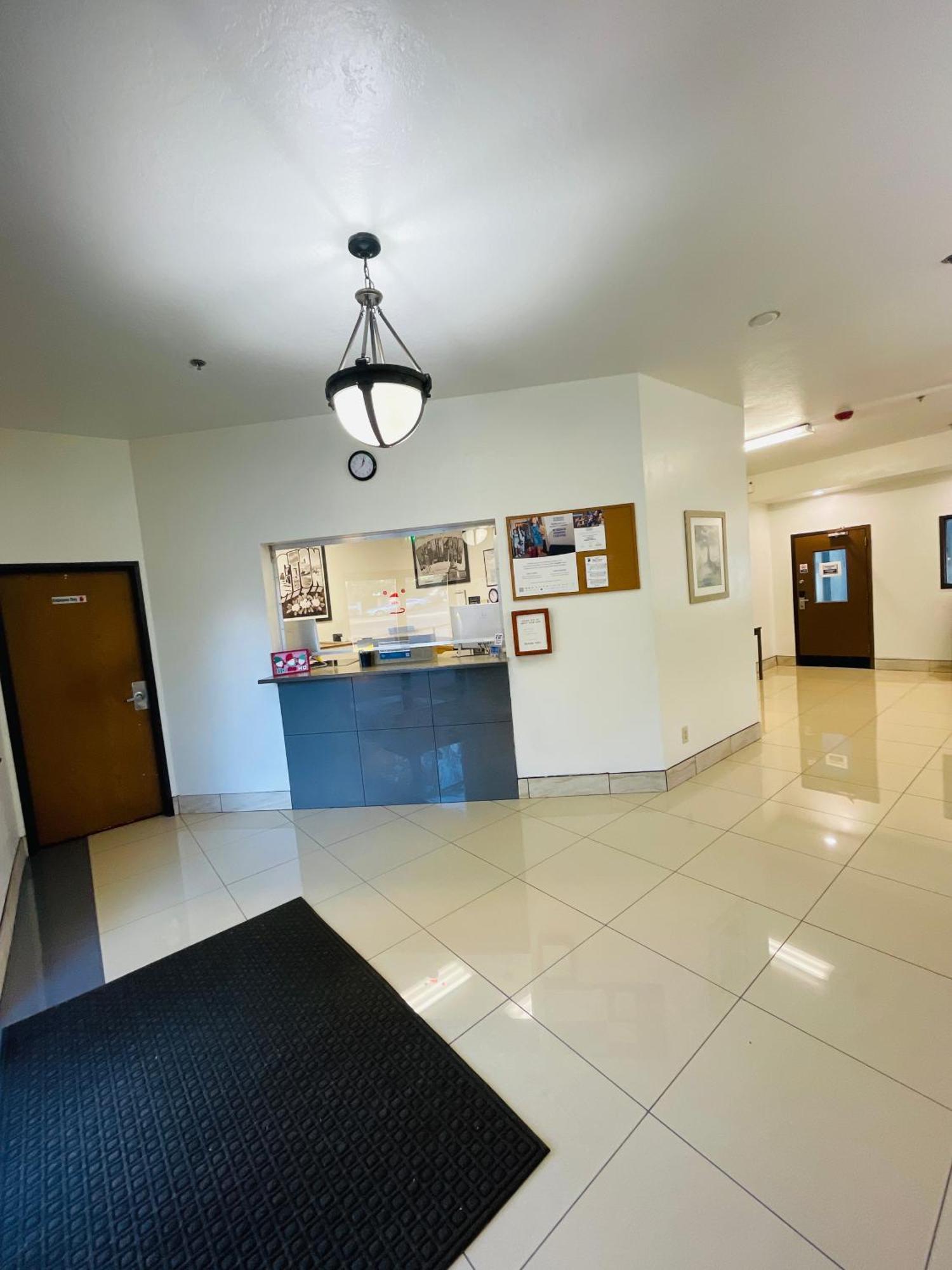 Super 8 By Wyndham Lacey Olympia Area Ngoại thất bức ảnh