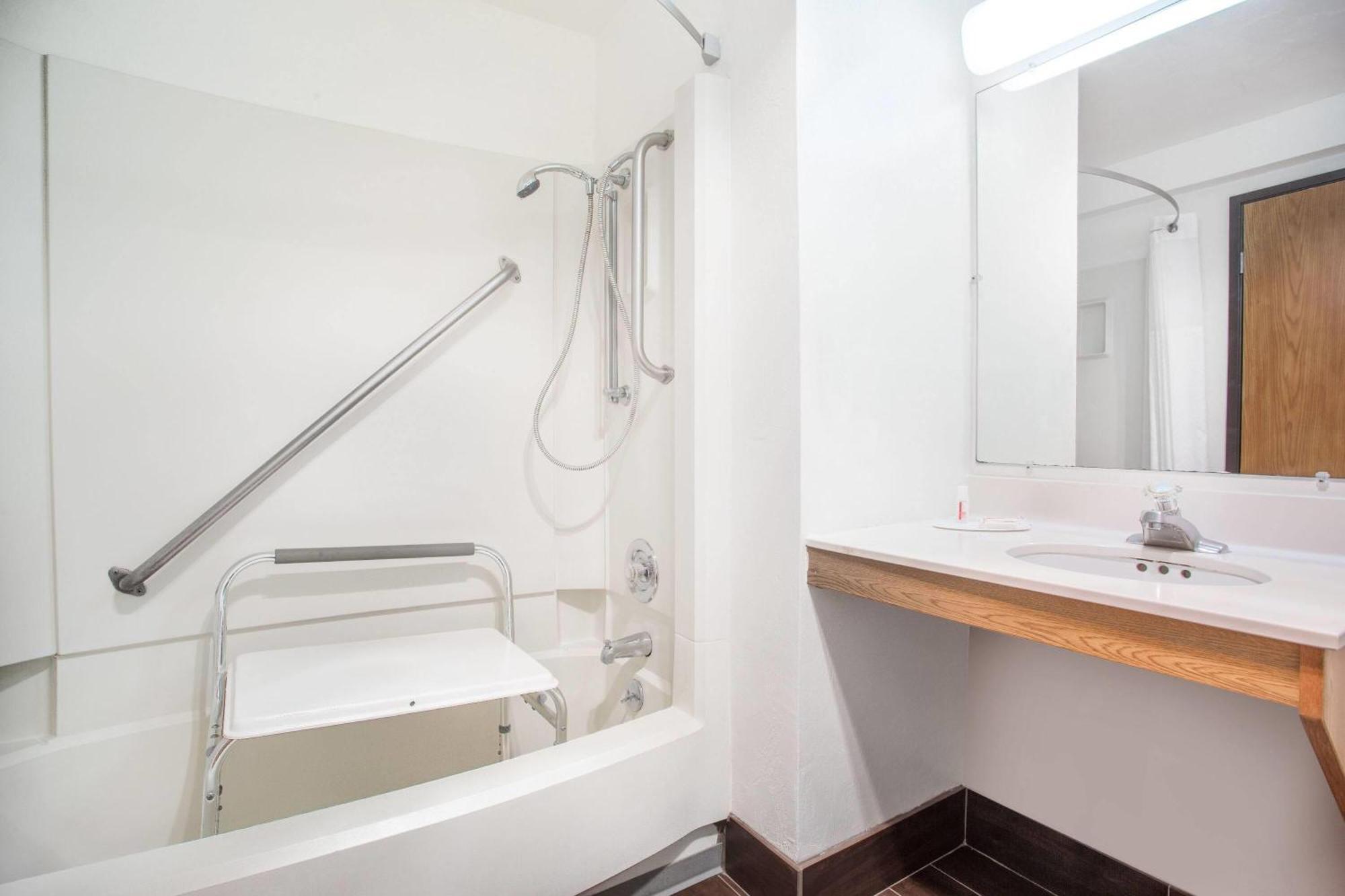 Super 8 By Wyndham Lacey Olympia Area Ngoại thất bức ảnh
