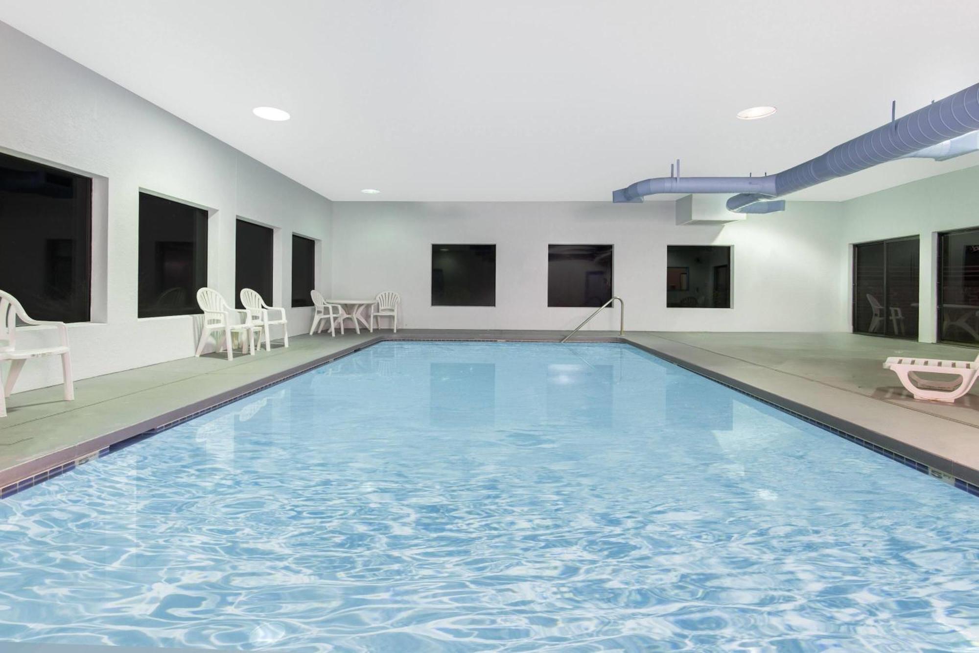 Super 8 By Wyndham Lacey Olympia Area Ngoại thất bức ảnh